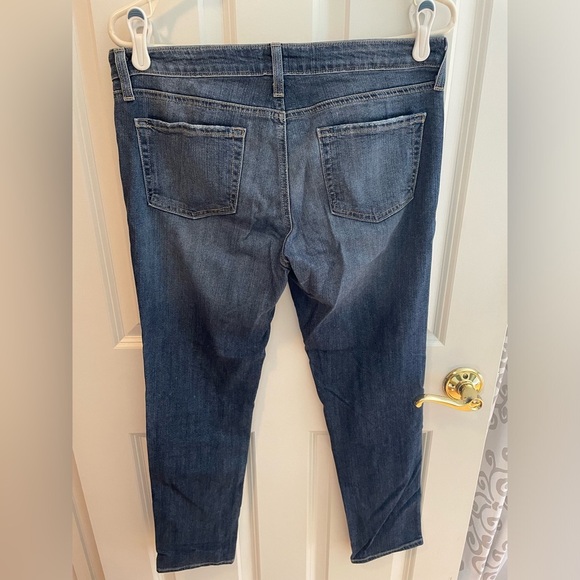 Like new distressed jeans - Picture 2 of 2